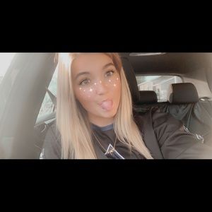 Meet your Posher, Nicole